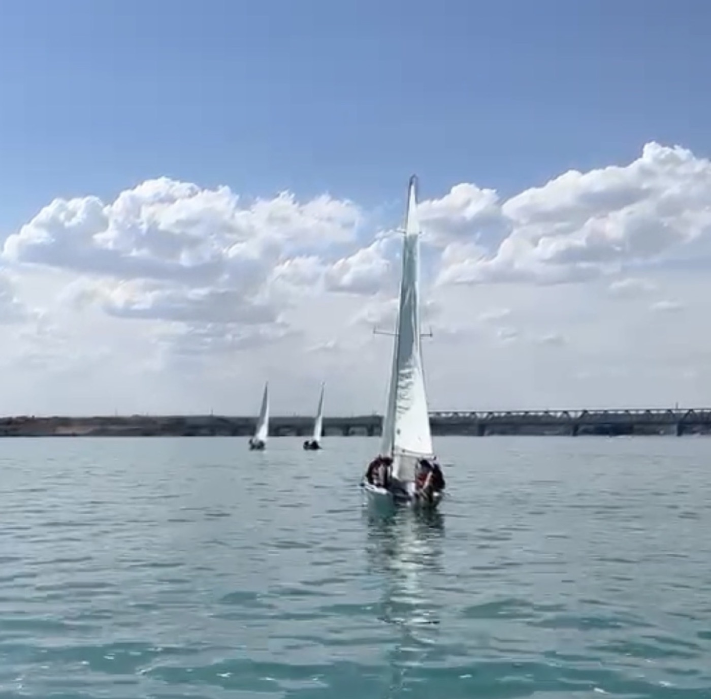 Прогулка под парусом Parusa Yacht Club